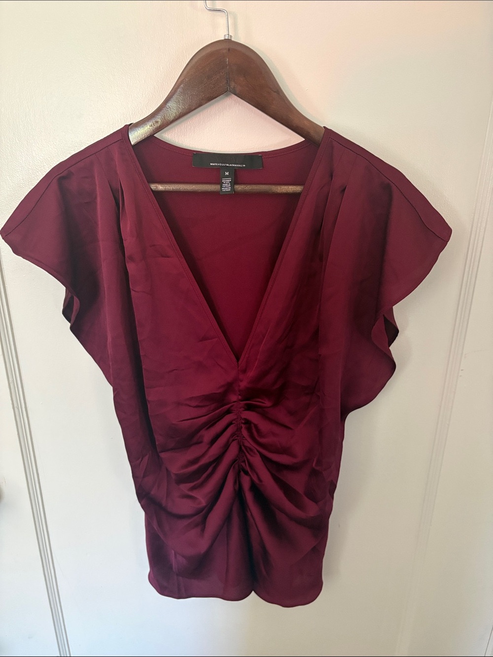 White House Black Market | Women's Ruched V-Neck Blouse - Burgundy